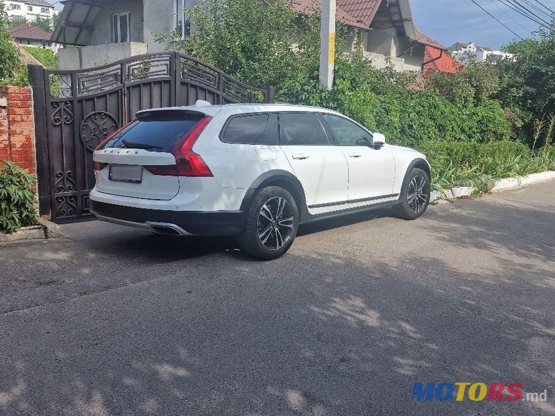 2018' Volvo V90 Cross Country photo #5