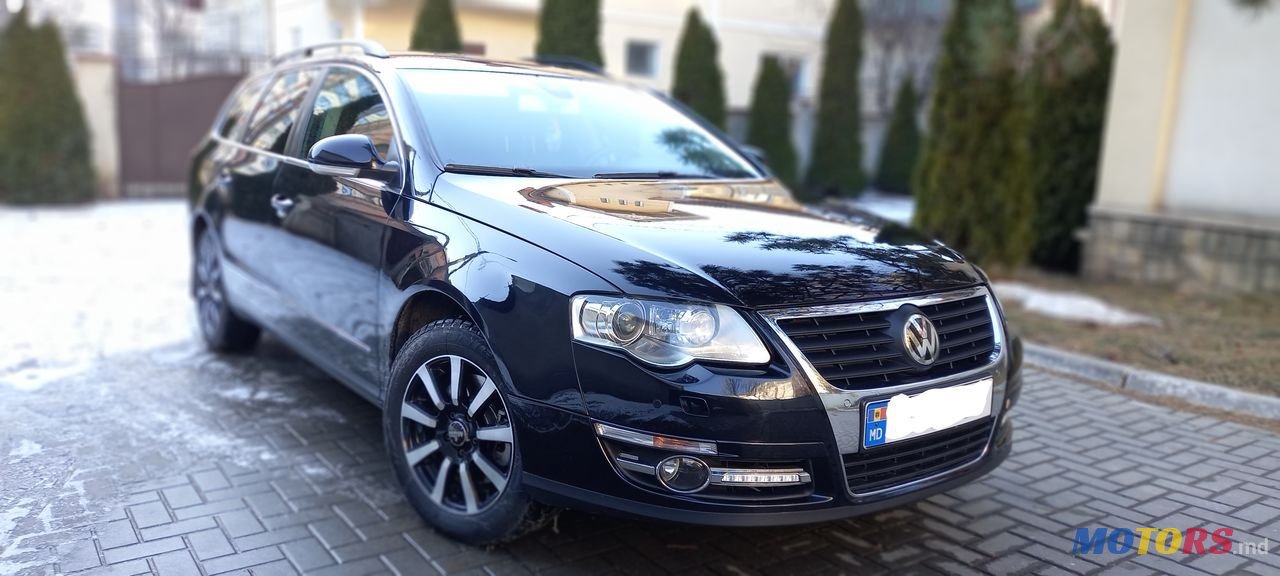 2009' Volkswagen Passat photo #1