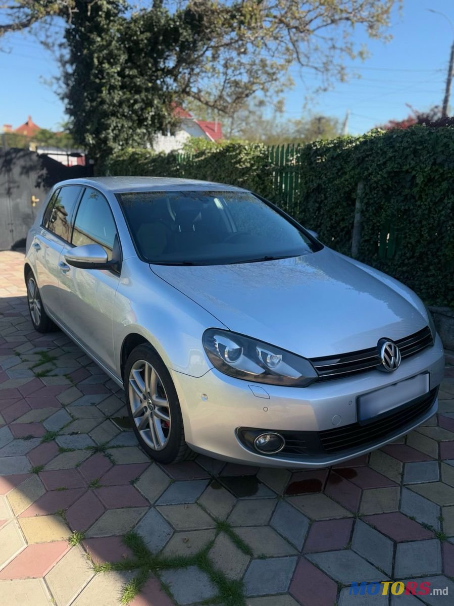 2011' Volkswagen Golf photo #2