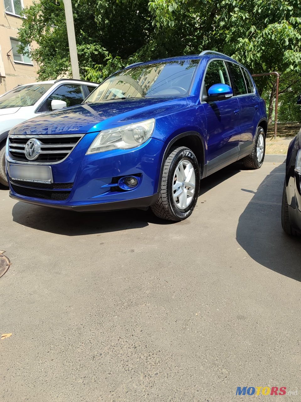 2009' Volkswagen Tiguan photo #2