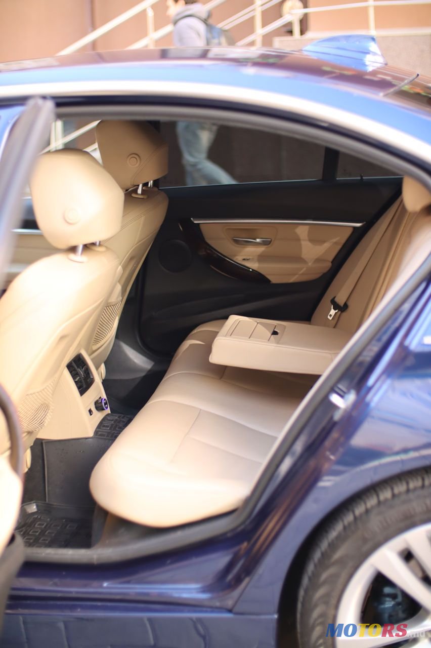 2017' BMW 3 Series photo #3