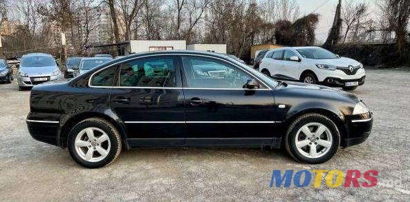 2002' Volkswagen Passat photo #2