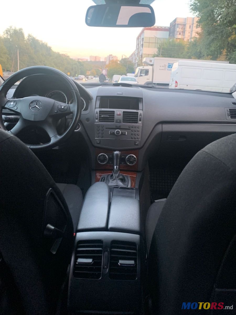 2010' Mercedes-Benz C-Class photo #4