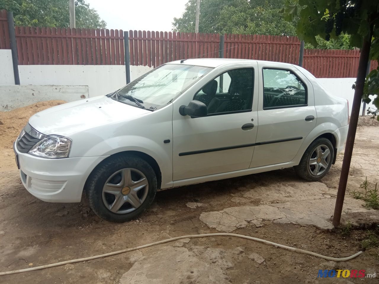 2009' Dacia Logan photo #3