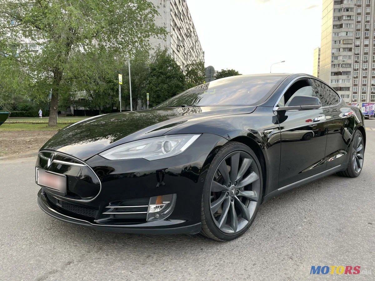 2015' Tesla Model S 70D photo #2