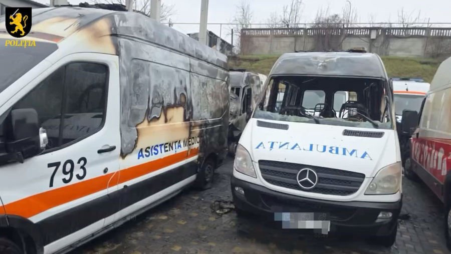 Сгоревшие машины скорой помощи на Чеканах, 28.03.2026