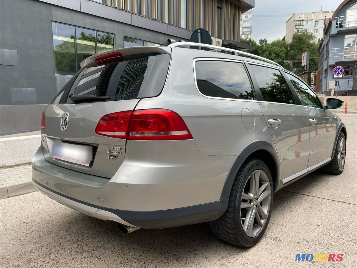 2012' Volkswagen Passat photo #1