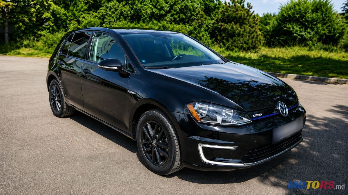 2015' Volkswagen Golf photo #3
