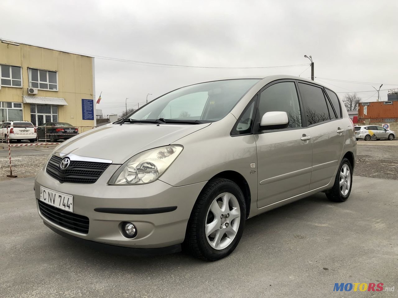 2003' Toyota Corolla Verso photo #2