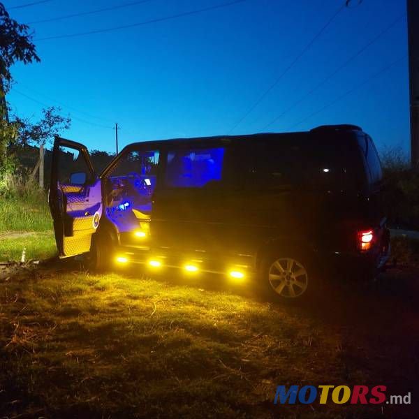 2000' Volkswagen Transporter photo #2