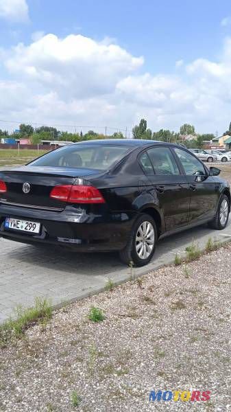 2013' Volkswagen Passat photo #5