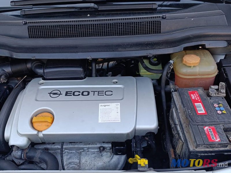2009' Opel Zafira photo #1