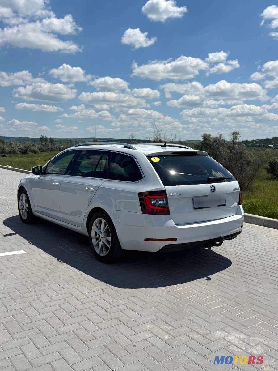 2020' Skoda Octavia photo #2