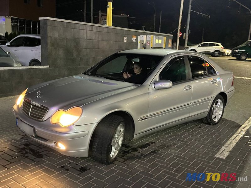 2001' Mercedes-Benz C-Class photo #1