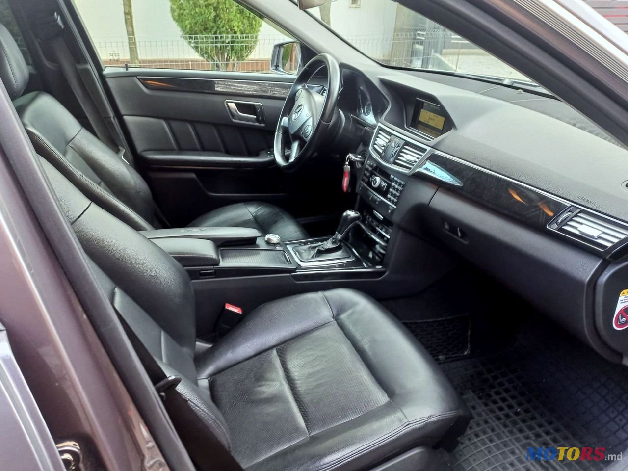 2011' Mercedes-Benz E Класс photo #6