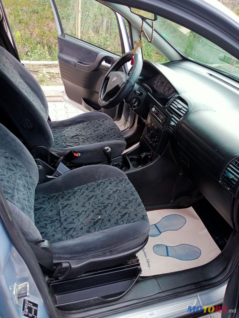 2002' Opel Zafira photo #1