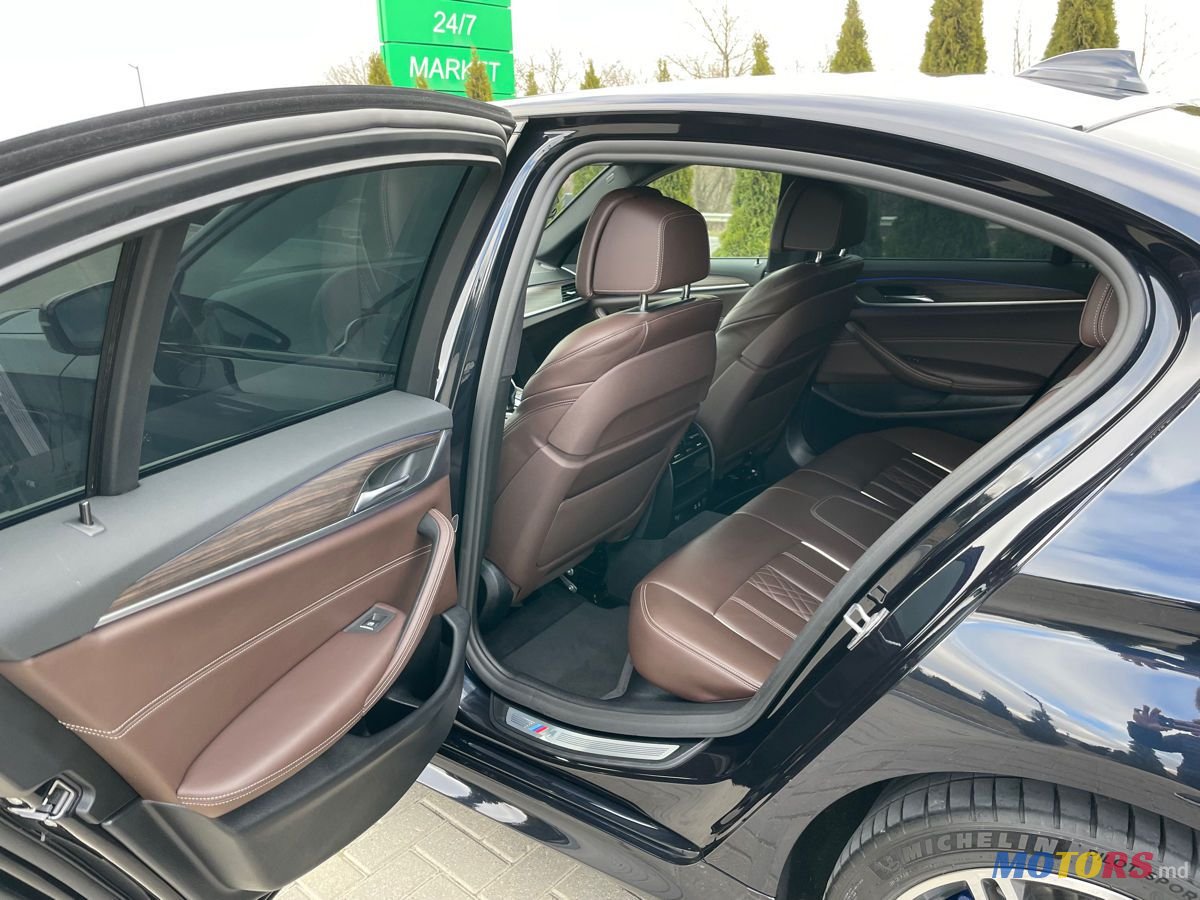 2020' BMW 5 Series photo #6