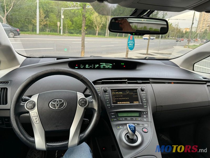 2011' Toyota Prius photo #6