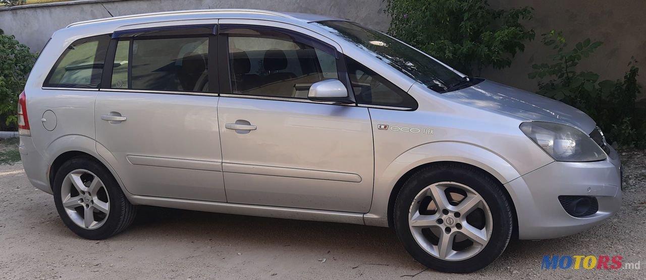 2009' Opel Zafira photo #3