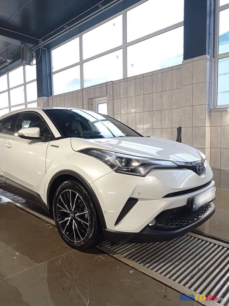 2018' Toyota C-HR photo #2