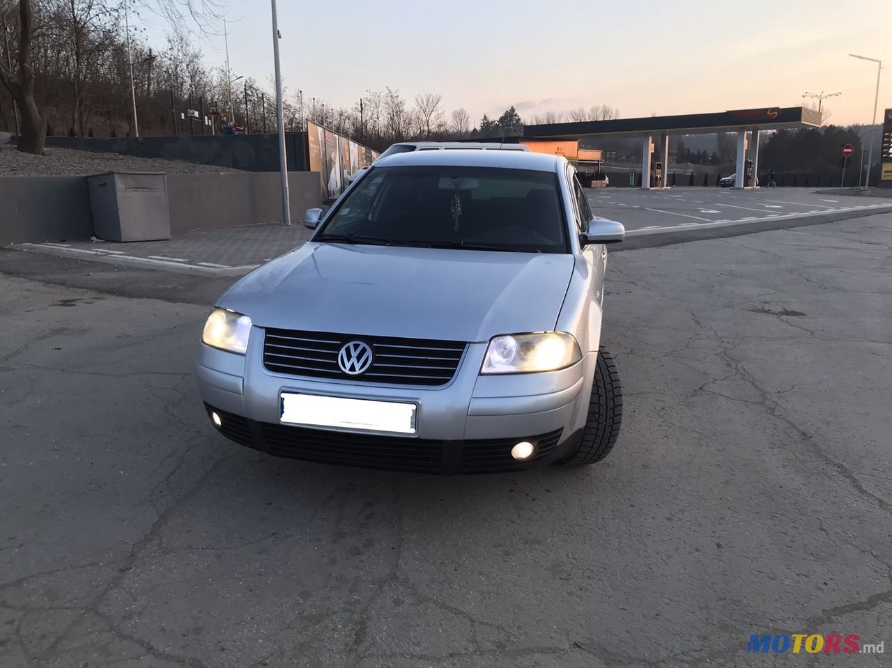 2003' Volkswagen Passat photo #1