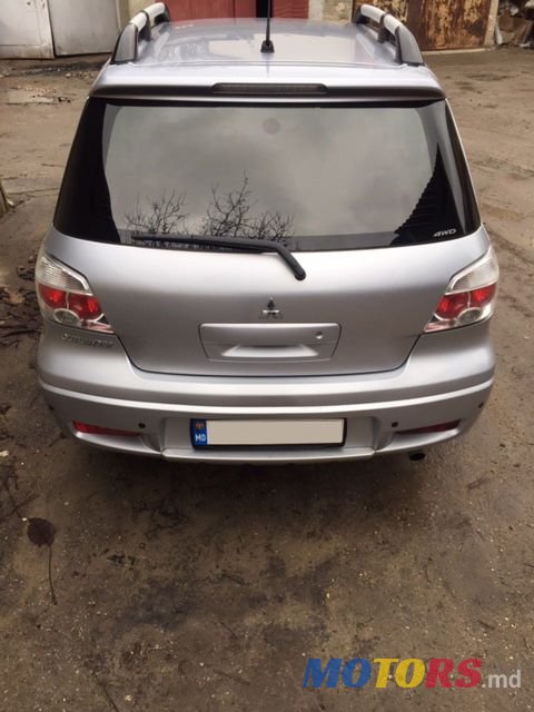 2008' Mitsubishi Outlander photo #4