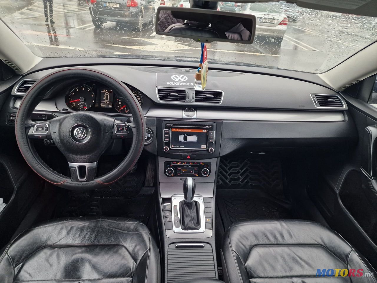 2011' Volkswagen Passat photo #4