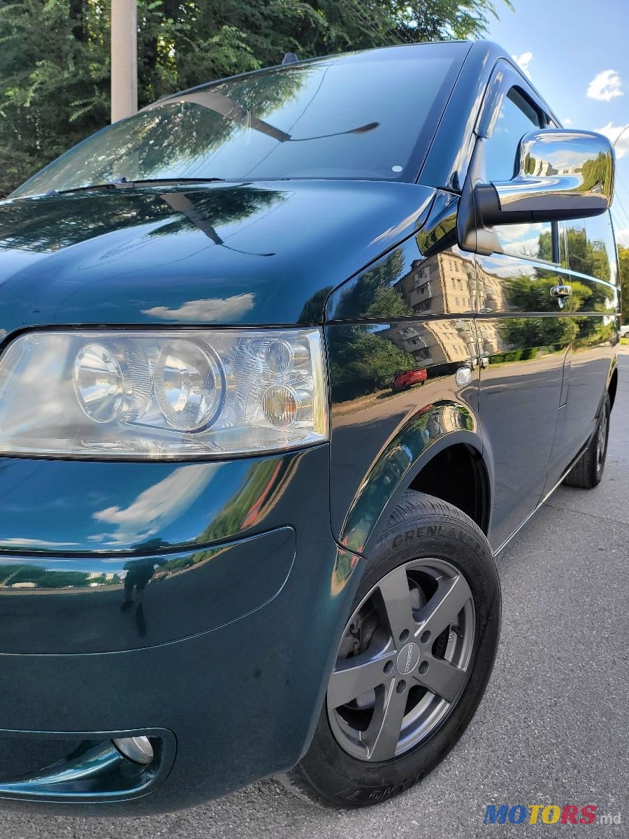 2007' Volkswagen Caravelle photo #6