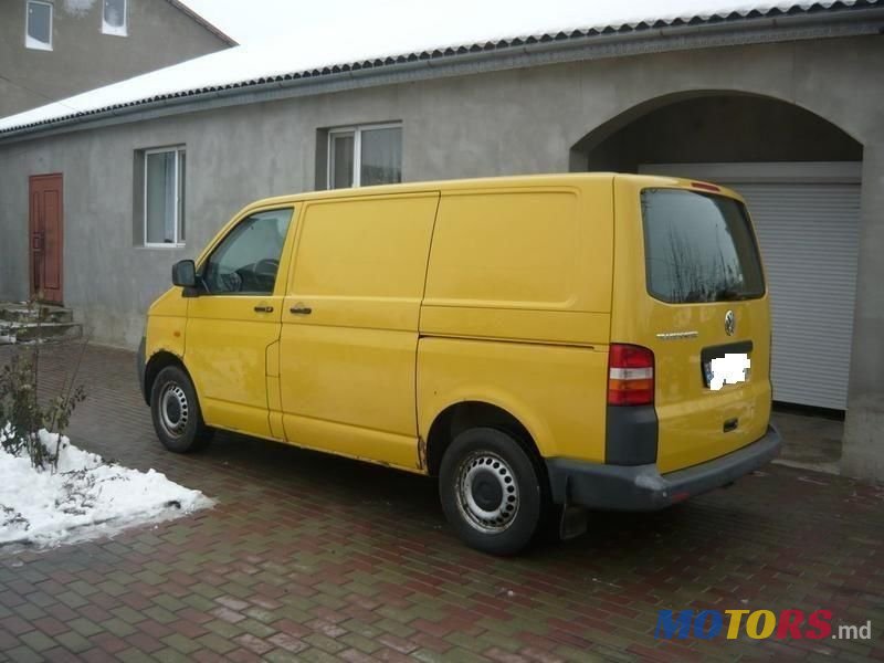 2005' Volkswagen Transporter photo #2