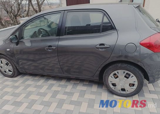2007' Toyota Auris photo #2