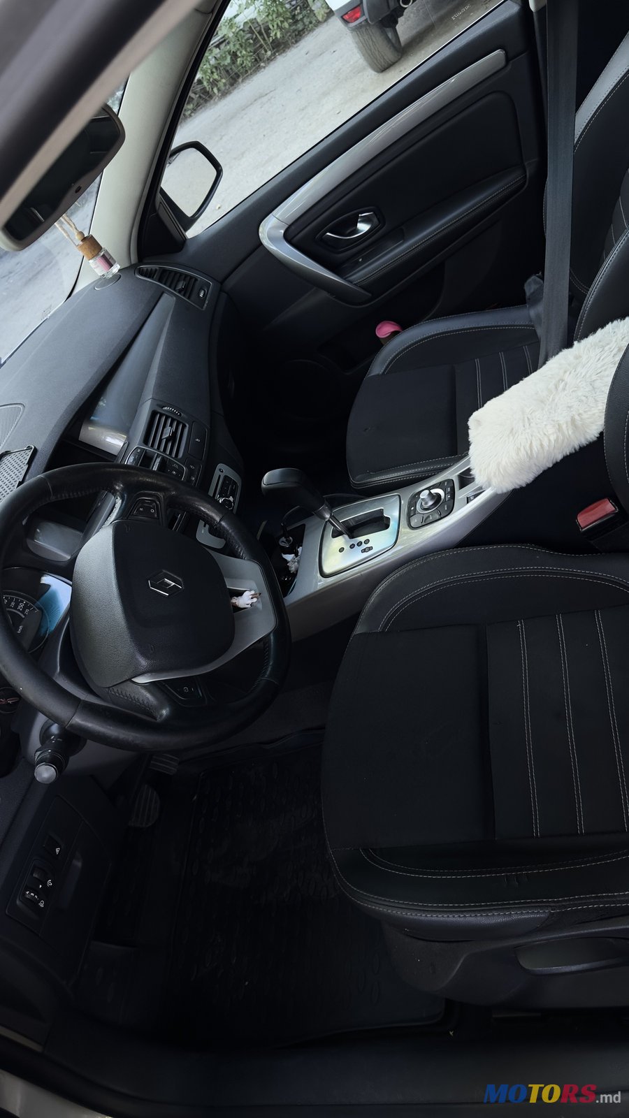 2014' Renault Laguna photo #3