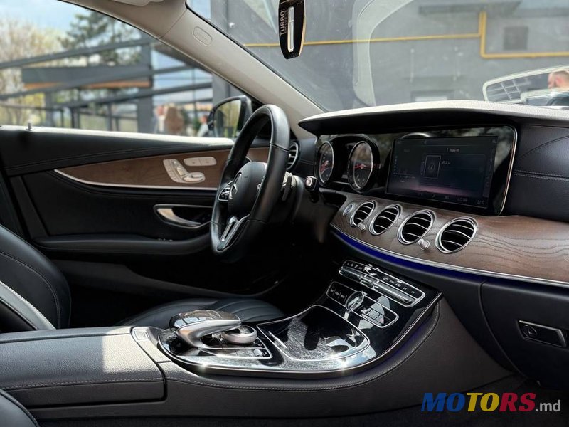 2019' Mercedes-Benz E-Class photo #2