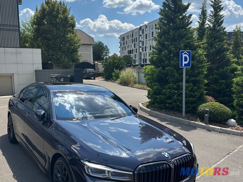 2021' BMW 7 Series photo #4