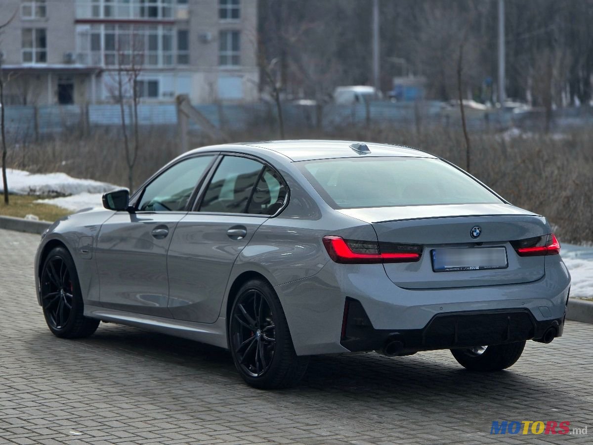 2022' BMW 3 Series photo #3