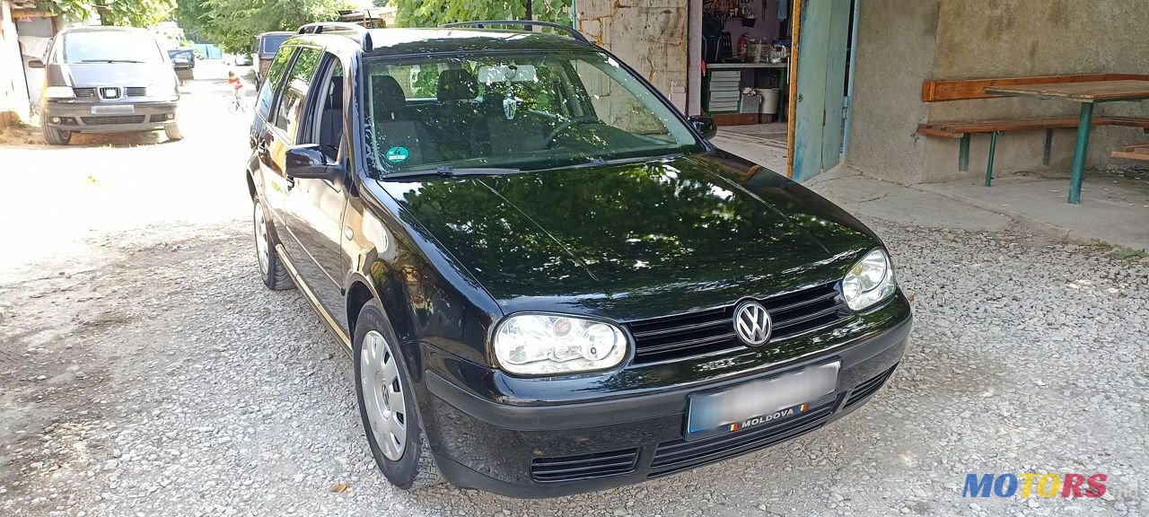 2003' Volkswagen Golf photo #3
