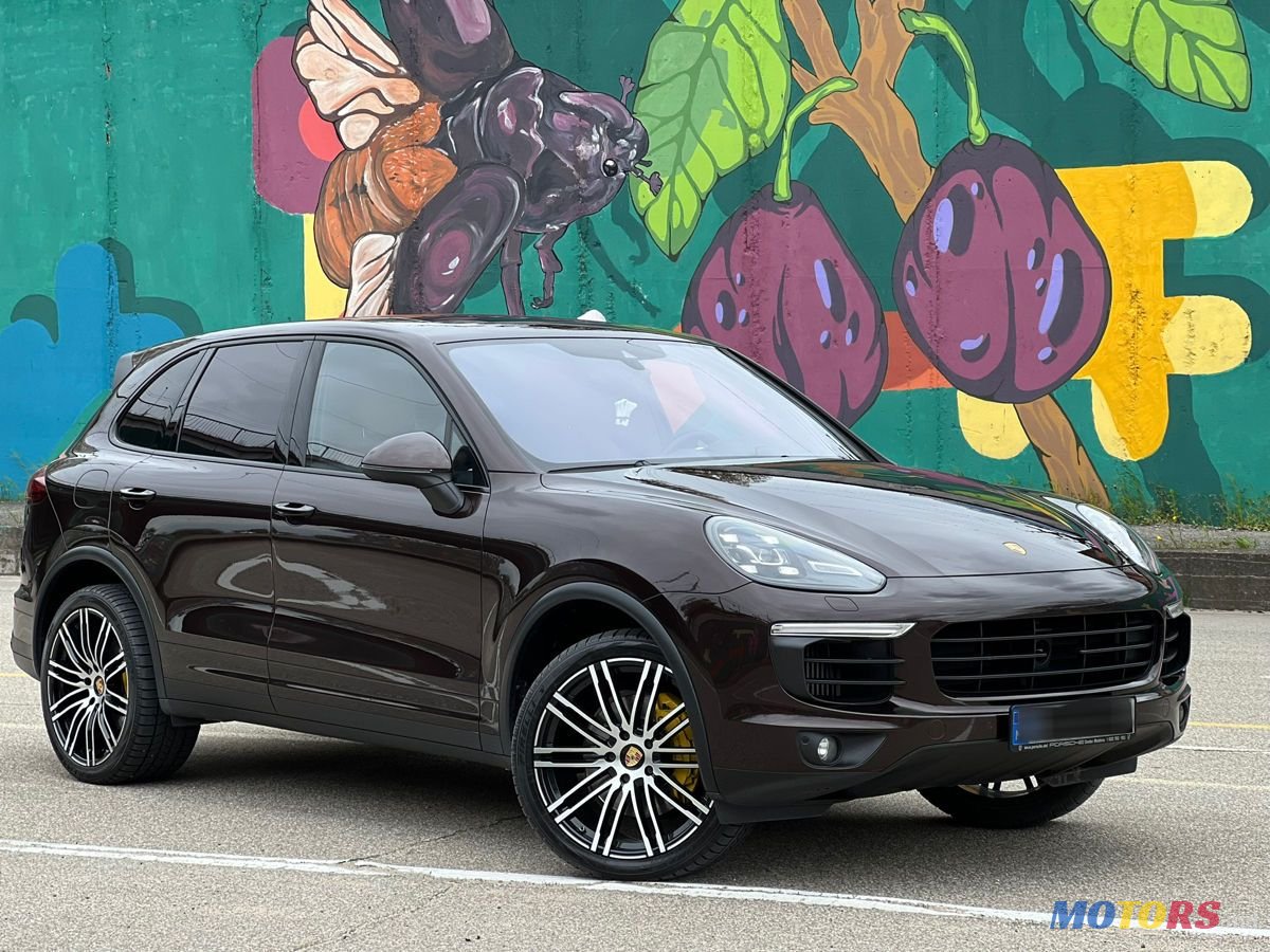 2016' Porsche Cayenne photo #1