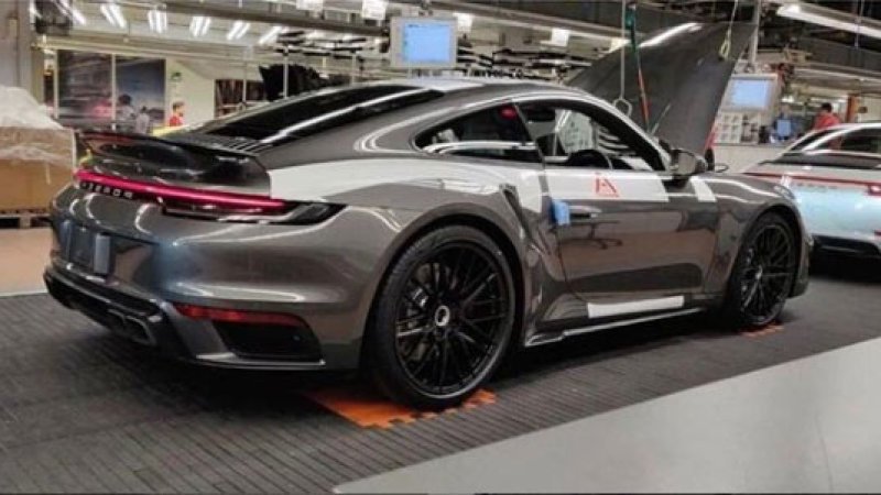 Next Porsche 911 Turbo photo leaked from factory