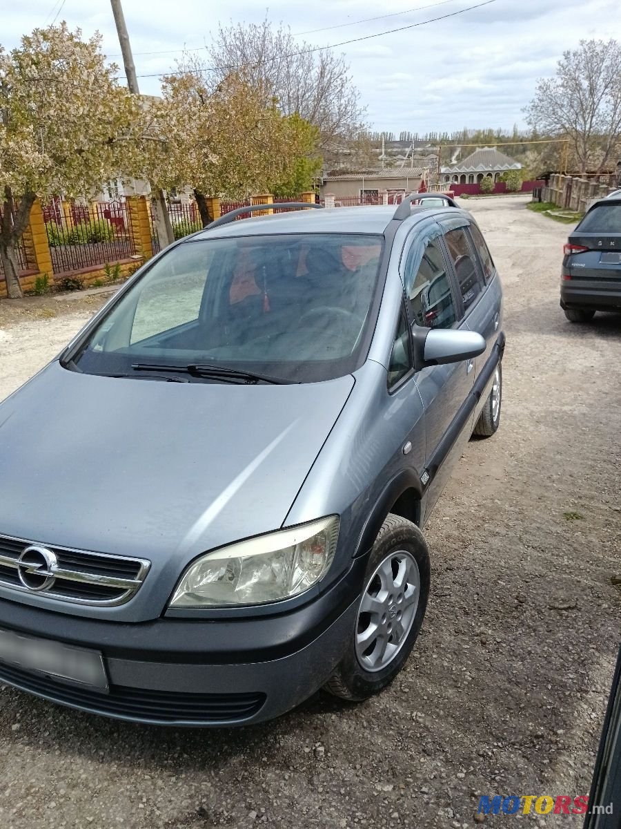 2004' Opel Zafira photo #1