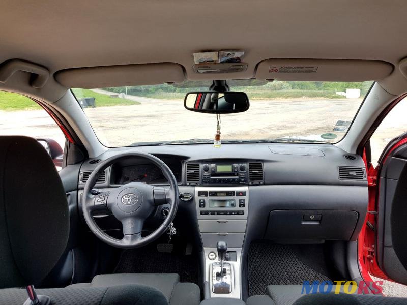 2005' Toyota Corolla photo #3