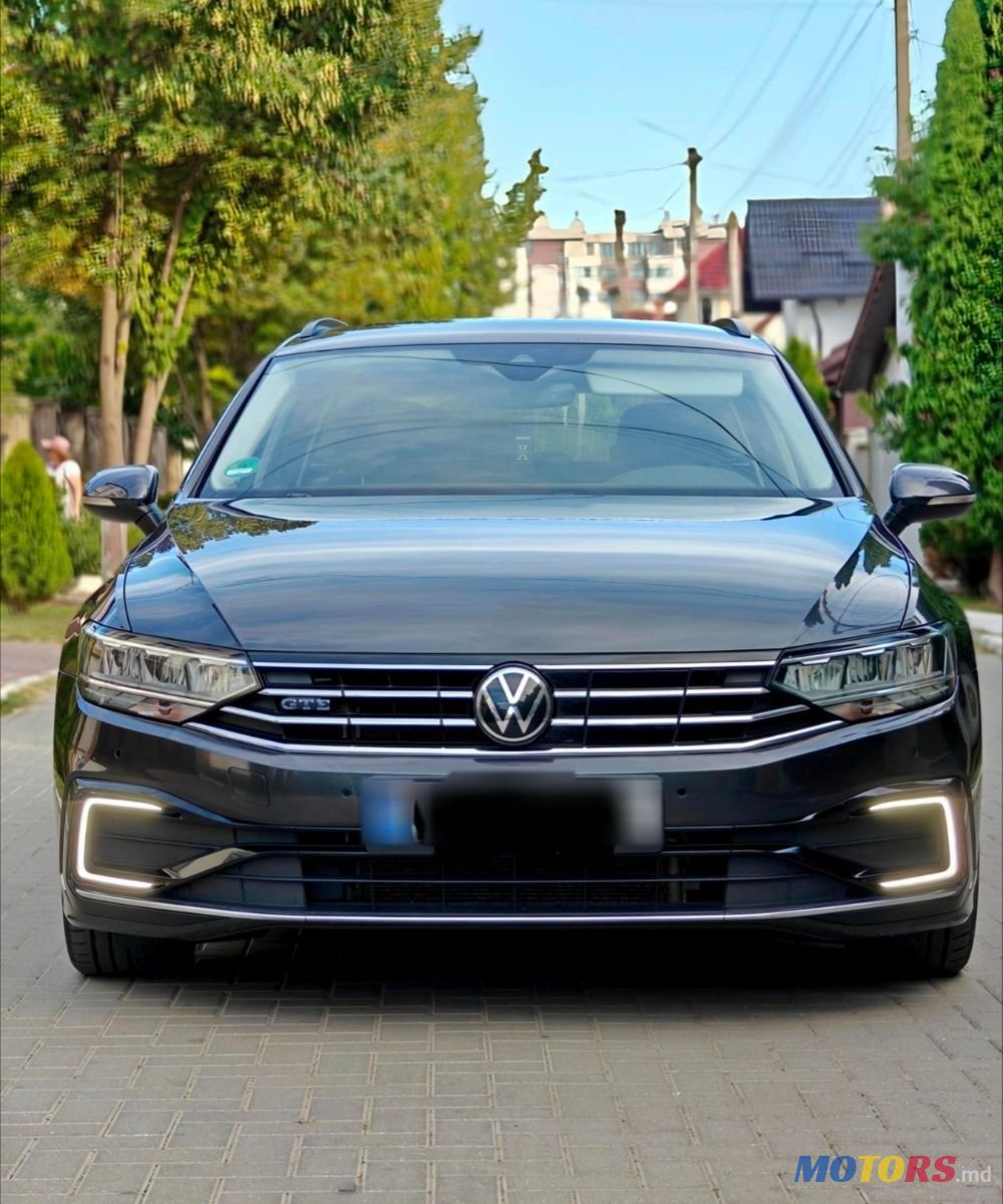 2021' Volkswagen Passat photo #2