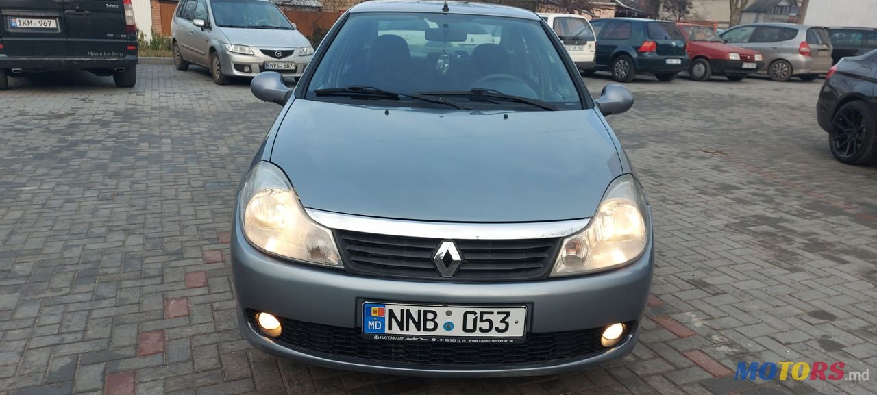 2011' Renault Clio Symbol photo #1