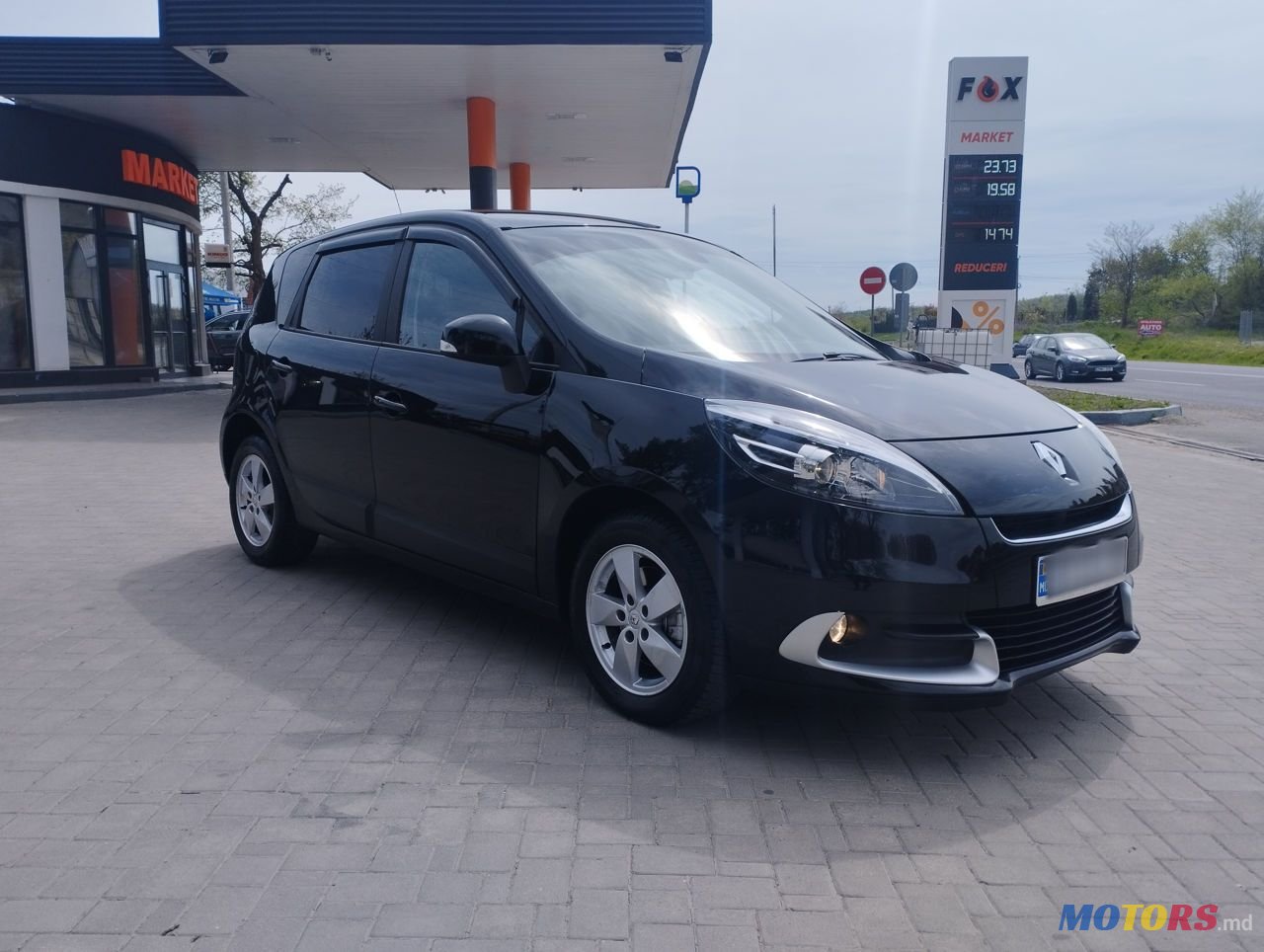 2013' Renault Scenic photo #2