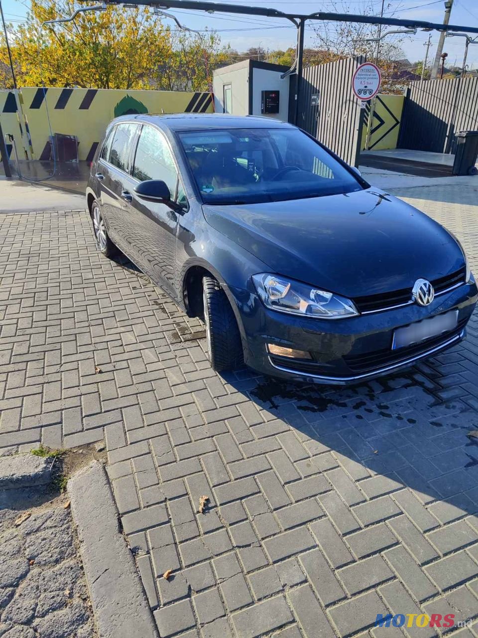 2016' Volkswagen Golf photo #2