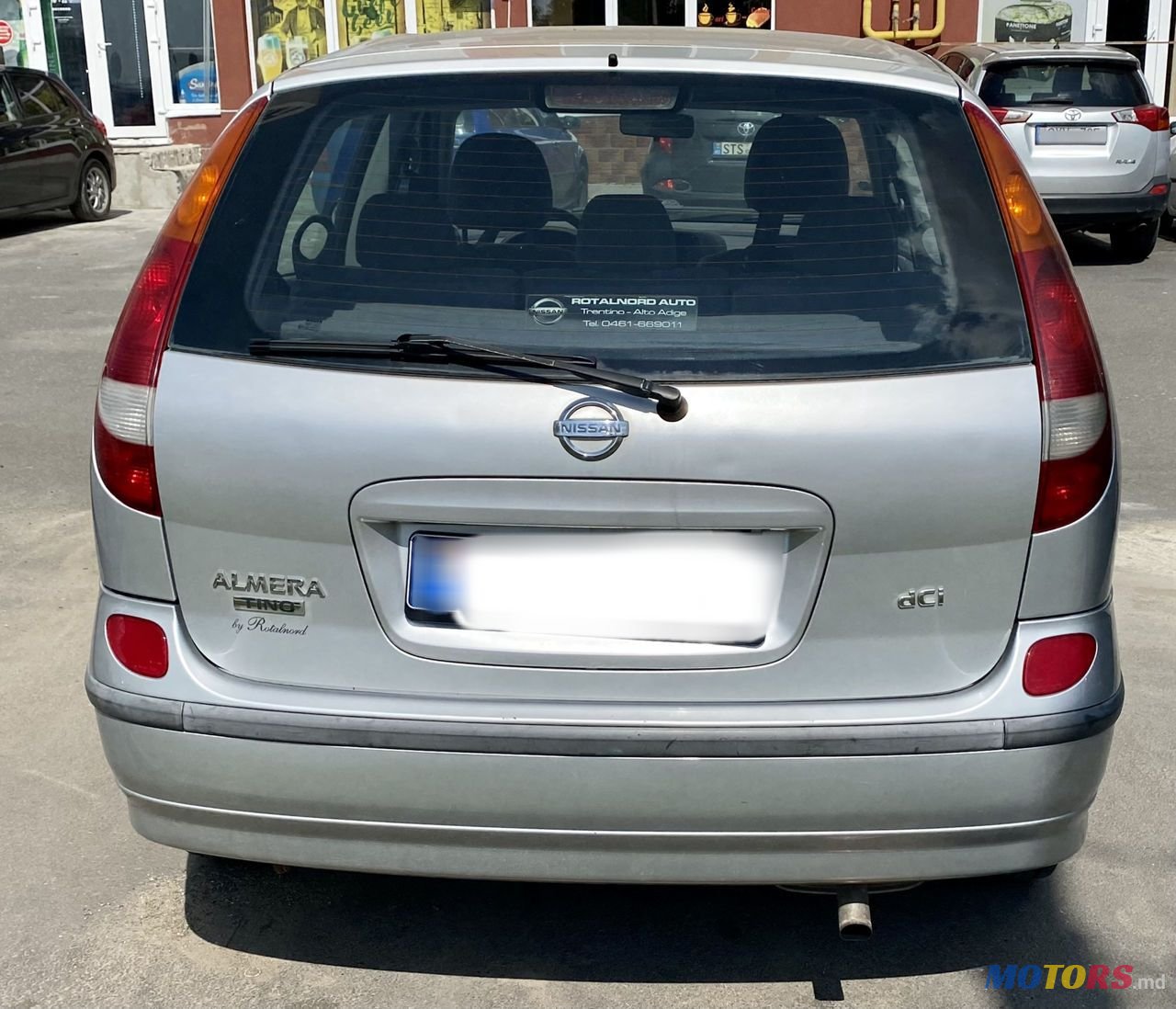 2004' Nissan Almera Tino photo #5