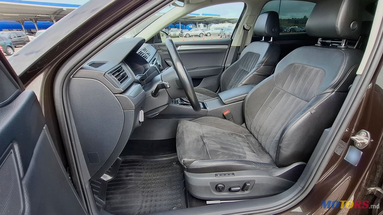 2015' Skoda Superb photo #5
