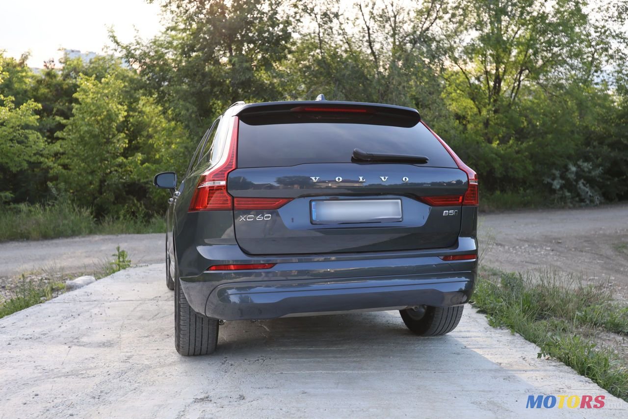 2022' Volvo XC60 photo #3