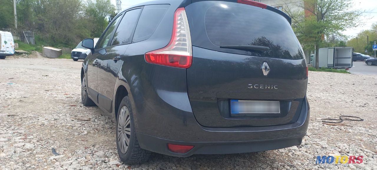 2009' Renault Grand Scenic photo #4