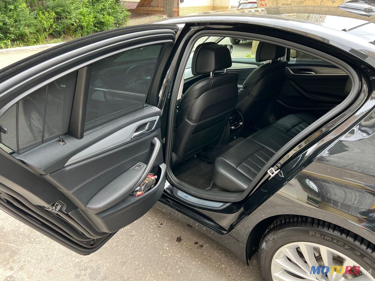 2017' BMW 5 Series photo #6