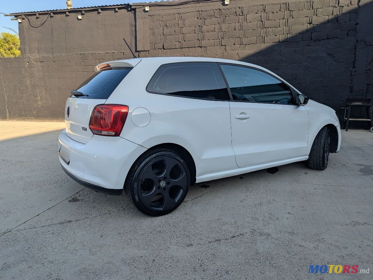 2010' Volkswagen Polo photo #6
