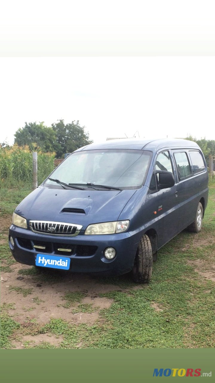 2005' Hyundai H1 H200 photo #2